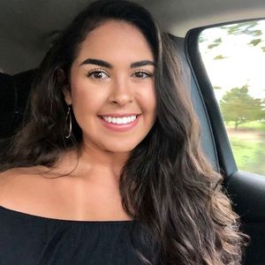 Meet your Posher, Julia